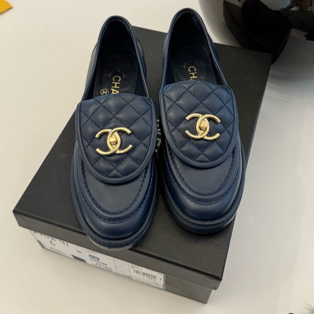 Chanel mocassins Loafers navy 36